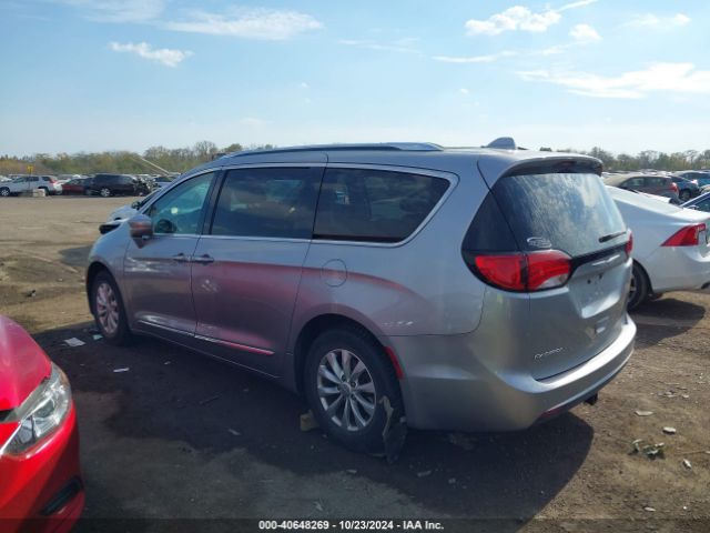 Photo 2 VIN: 2C4RC1BGXKR537367 - CHRYSLER PACIFICA 