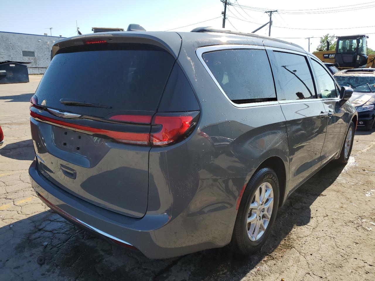 Photo 2 VIN: 2C4RC1BGXNR170684 - CHRYSLER PACIFICA 