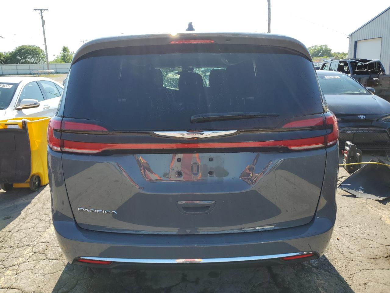 Photo 5 VIN: 2C4RC1BGXNR170684 - CHRYSLER PACIFICA 