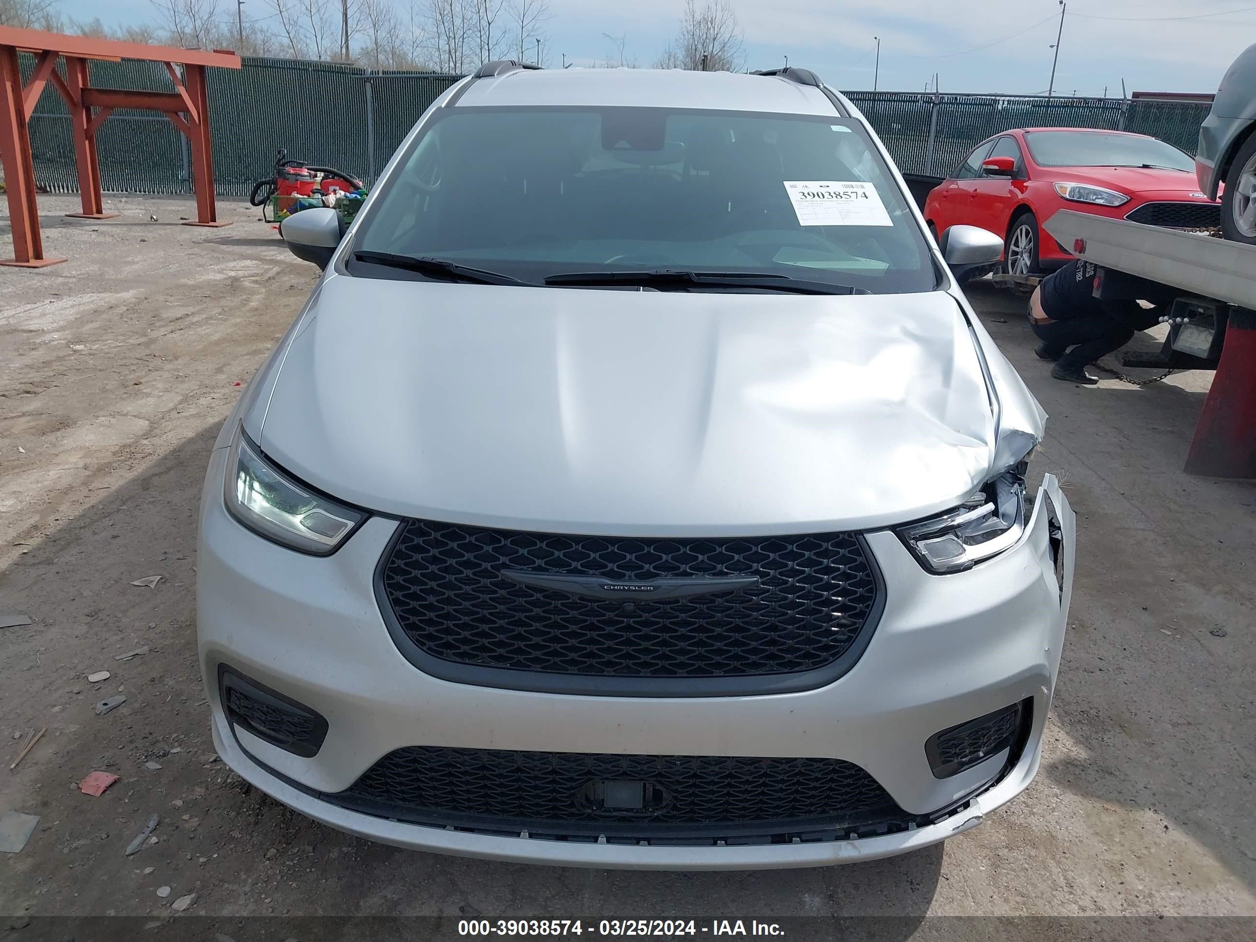 Photo 11 VIN: 2C4RC1BGXPR509270 - CHRYSLER PACIFICA 