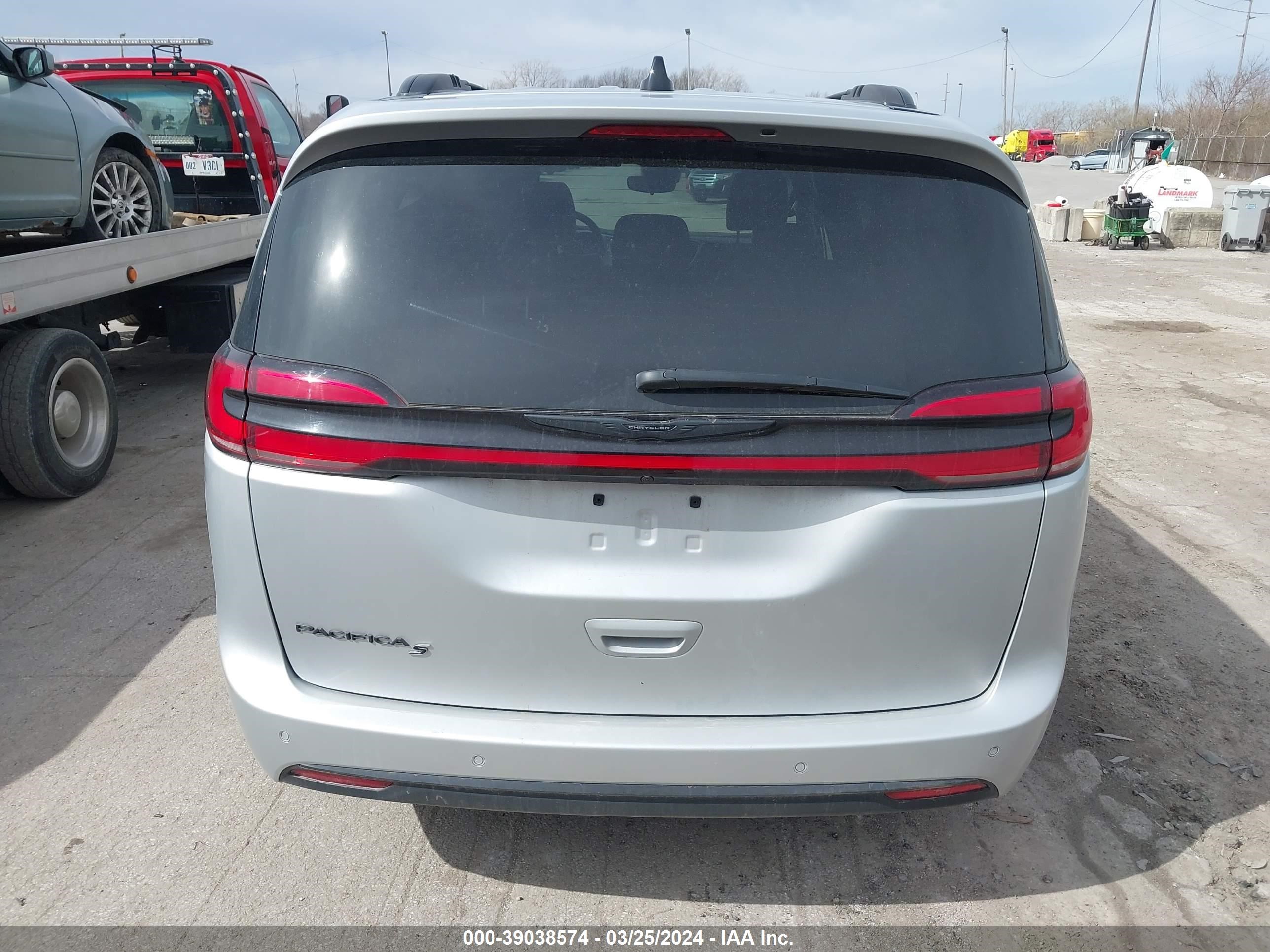 Photo 15 VIN: 2C4RC1BGXPR509270 - CHRYSLER PACIFICA 