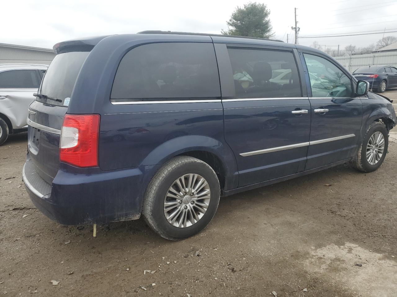 Photo 2 VIN: 2C4RC1CG0DR634272 - CHRYSLER TOWN & COUNTRY 