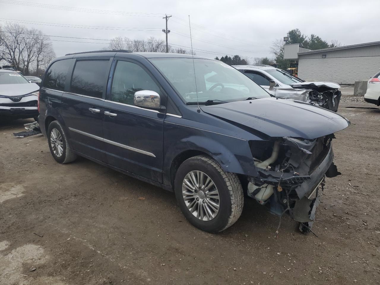 Photo 3 VIN: 2C4RC1CG0DR634272 - CHRYSLER TOWN & COUNTRY 