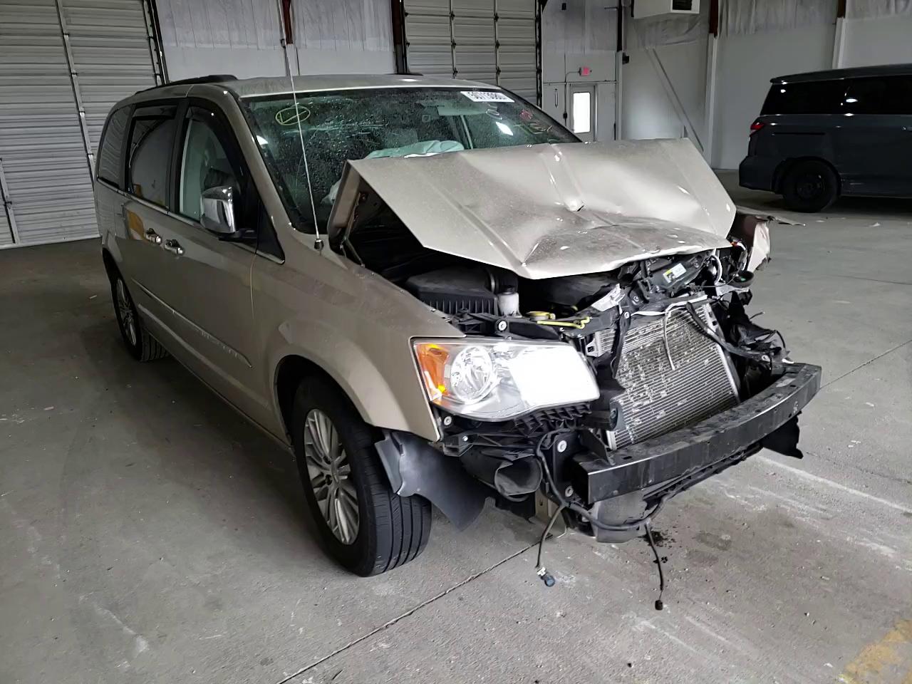 Photo 10 VIN: 2C4RC1CG0ER111108 - CHRYSLER TOWN & COU 