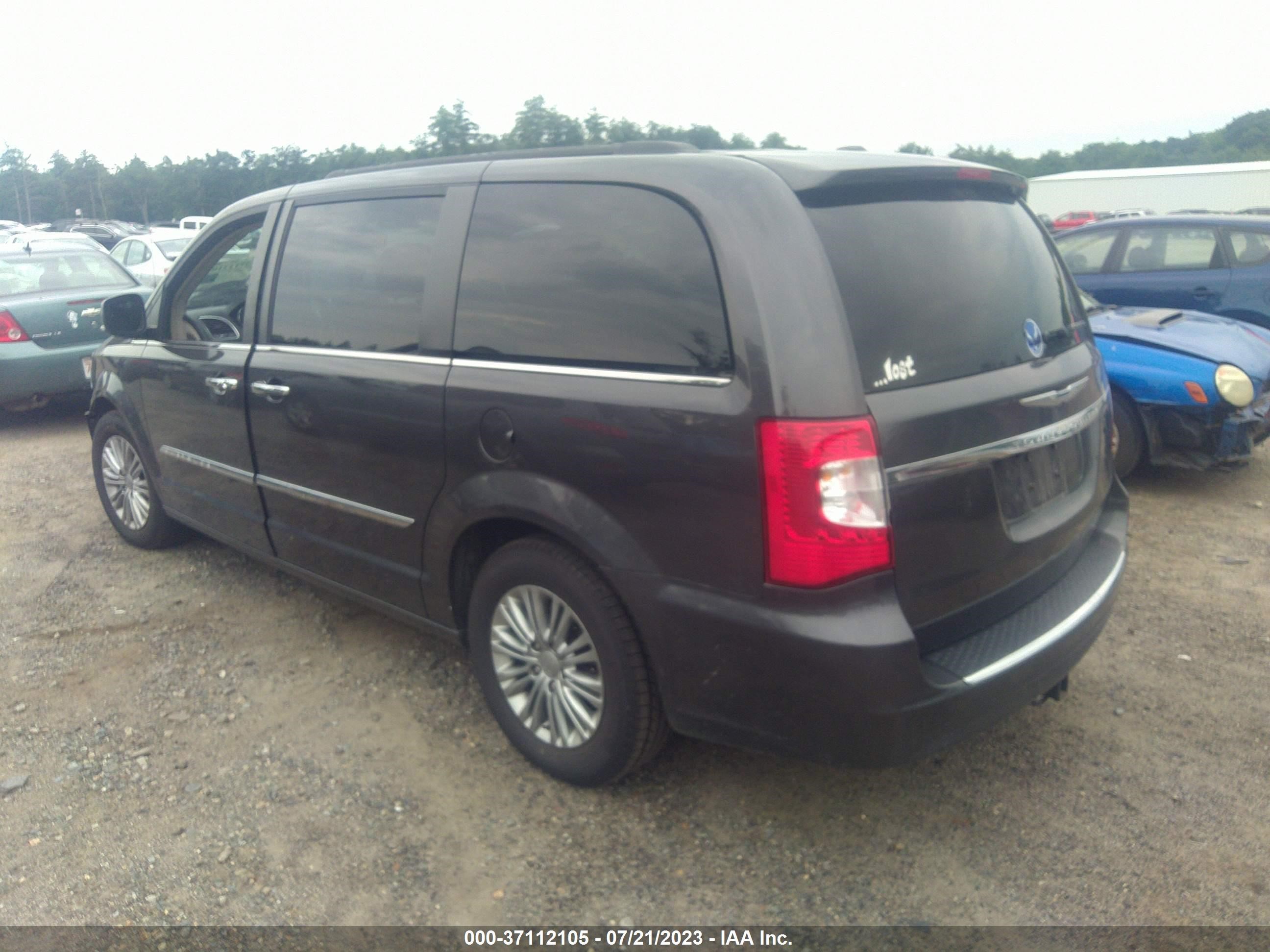 Photo 2 VIN: 2C4RC1CG0FR755838 - CHRYSLER TOWN & COUNTRY 