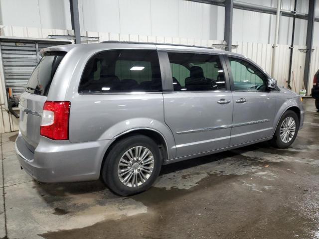 Photo 2 VIN: 2C4RC1CG0GR222227 - CHRYSLER TOWN & COU 