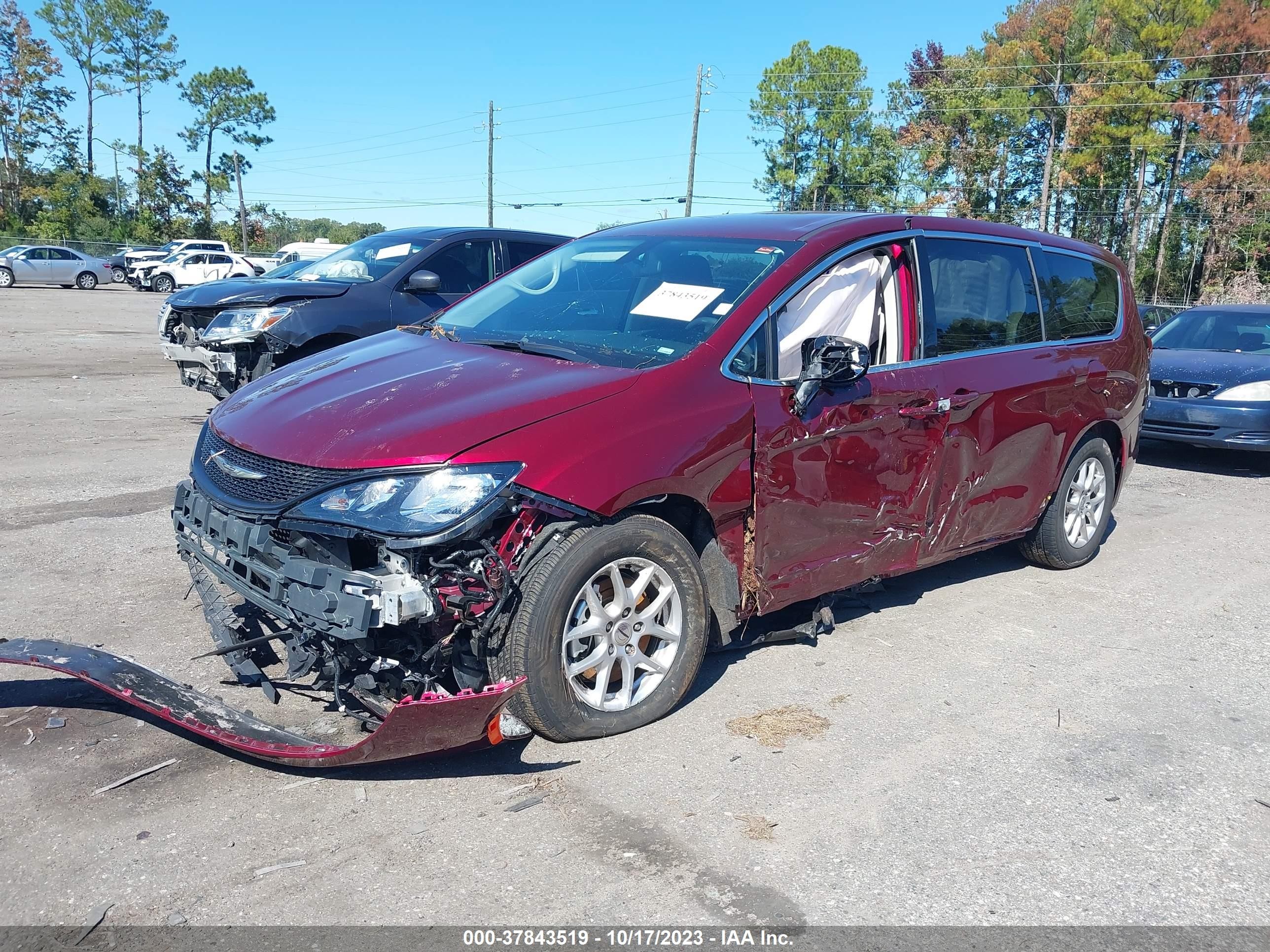 Photo 1 VIN: 2C4RC1CG0NR208633 - CHRYSLER VOYAGER 