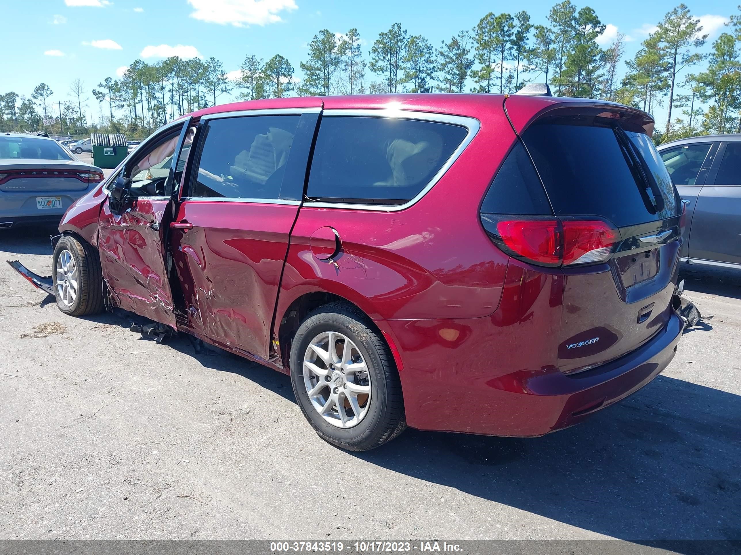 Photo 2 VIN: 2C4RC1CG0NR208633 - CHRYSLER VOYAGER 