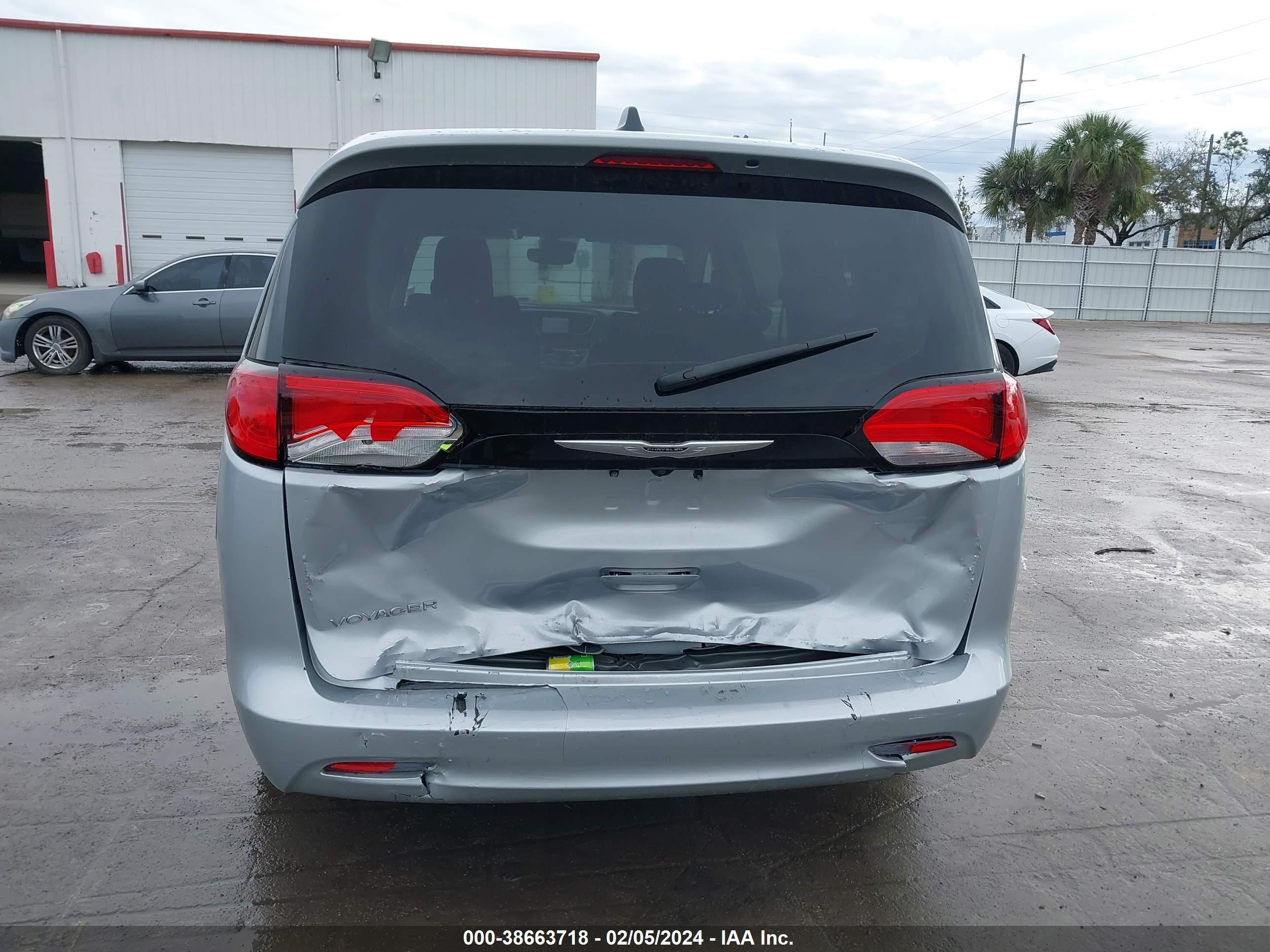 Photo 5 VIN: 2C4RC1CG0PR595977 - CHRYSLER VOYAGER 