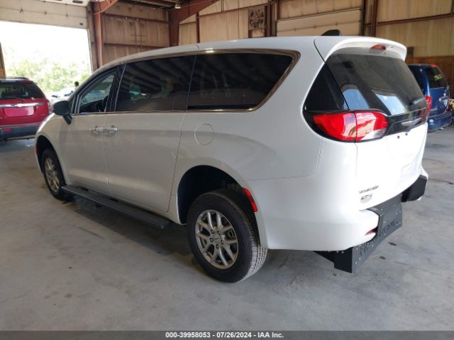 Photo 2 VIN: 2C4RC1CG0PR628640 - CHRYSLER VOYAGER 