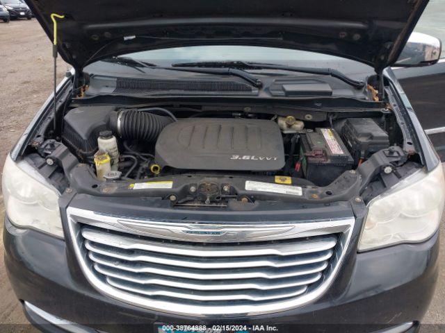 Photo 9 VIN: 2C4RC1CG1CR339311 - CHRYSLER TOWN & COUNTRY 