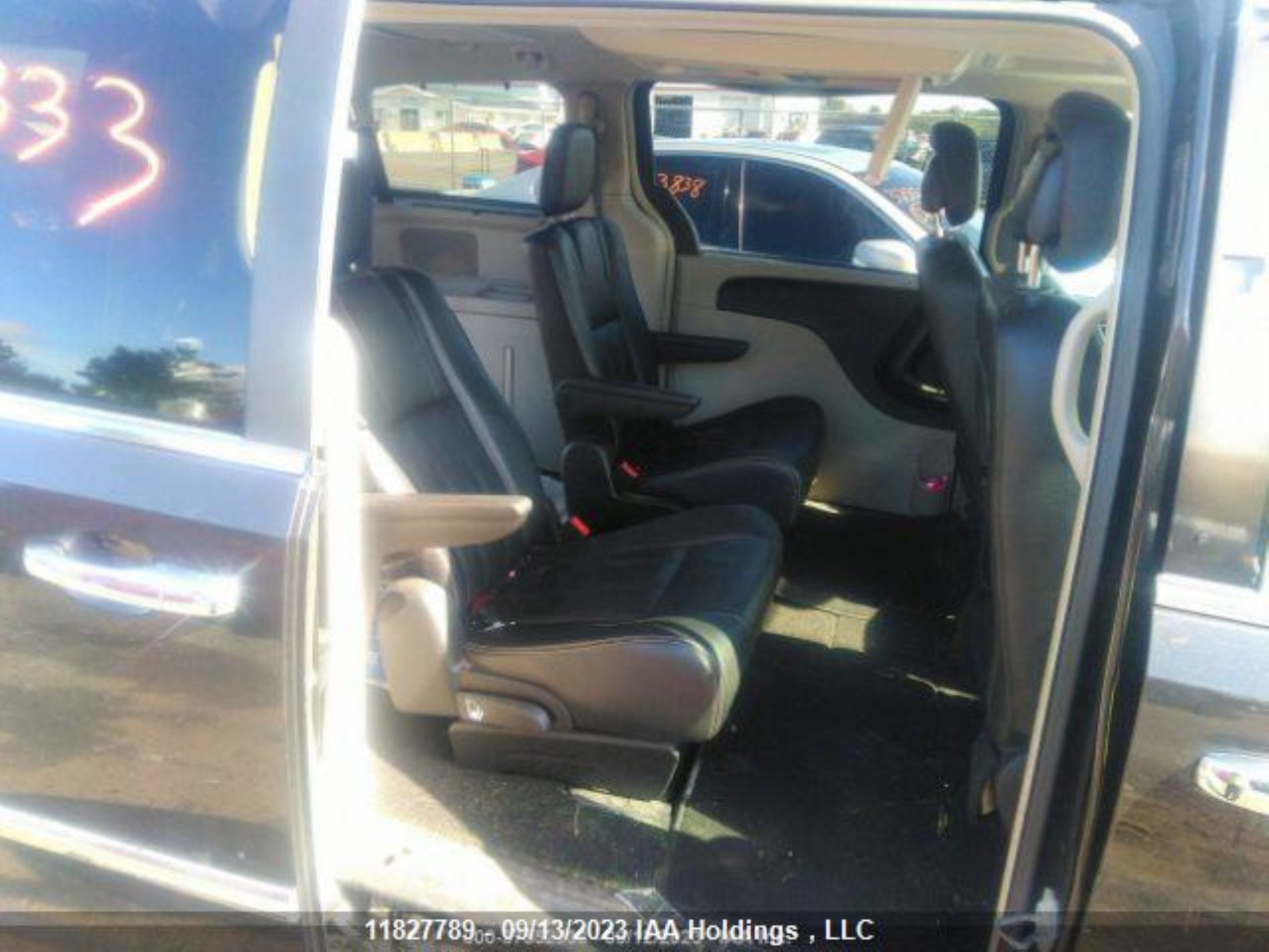 Photo 8 VIN: 2C4RC1CG1FR705837 - CHRYSLER TOWN & COUNTRY 