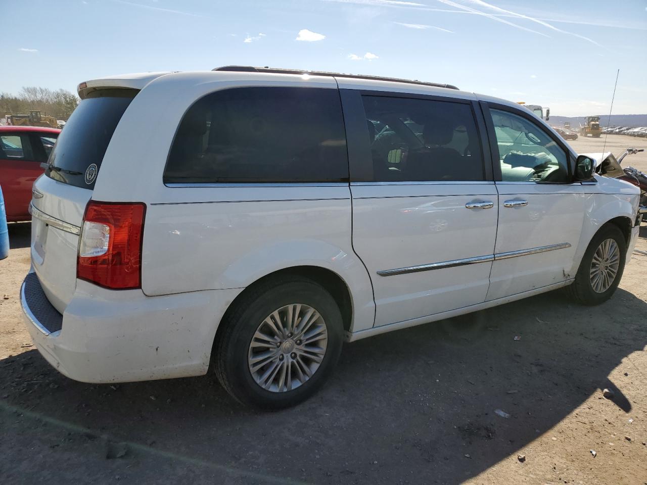 Photo 2 VIN: 2C4RC1CG1GR246861 - CHRYSLER TOWN & COUNTRY 