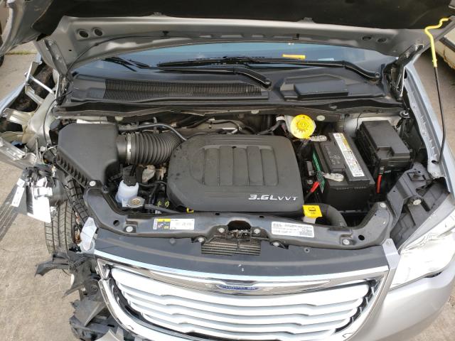 Photo 6 VIN: 2C4RC1CG1GR271419 - CHRYSLER TOWN &AMP COU 