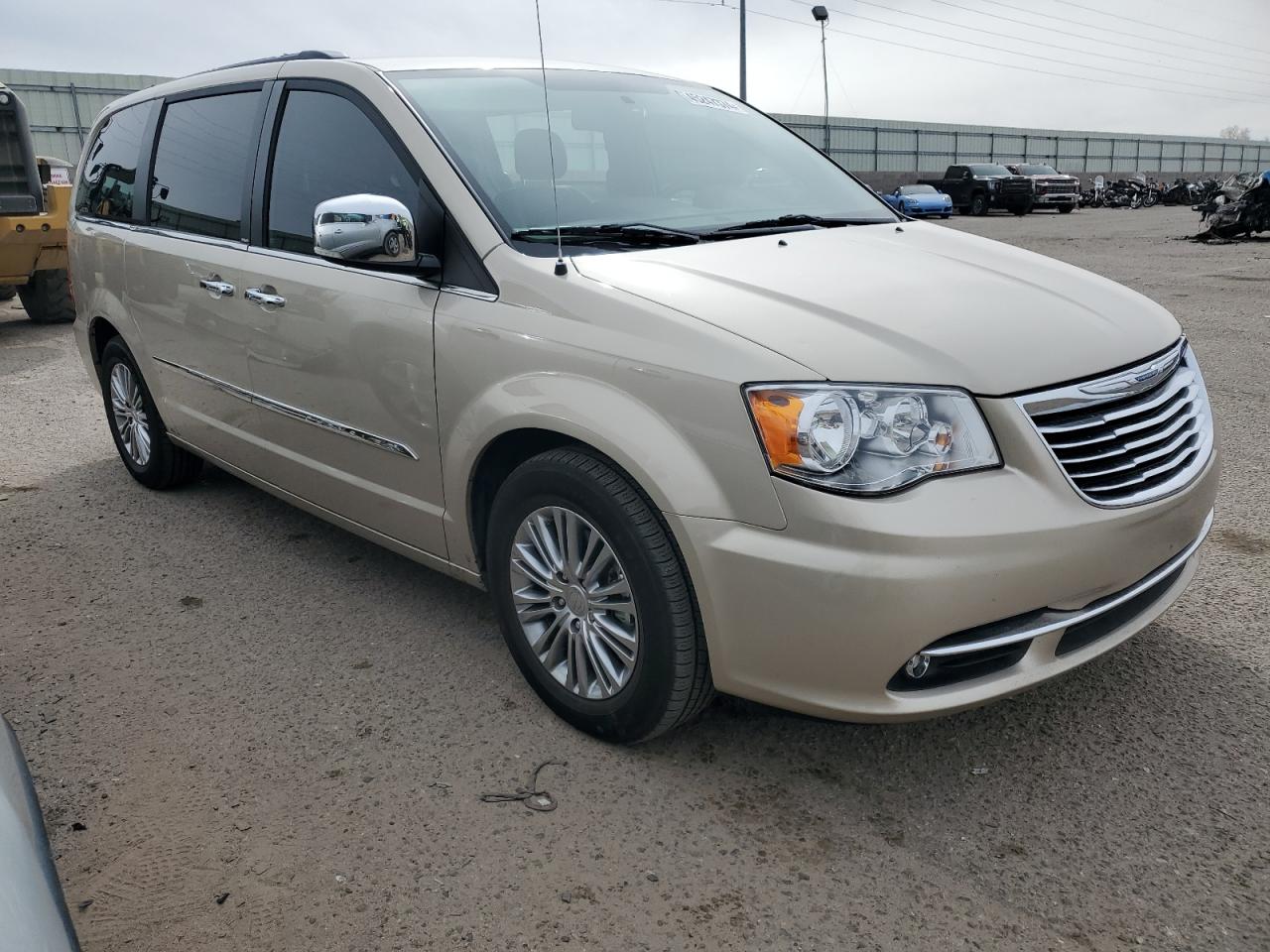 Photo 3 VIN: 2C4RC1CG2DR511816 - CHRYSLER TOWN & COUNTRY 