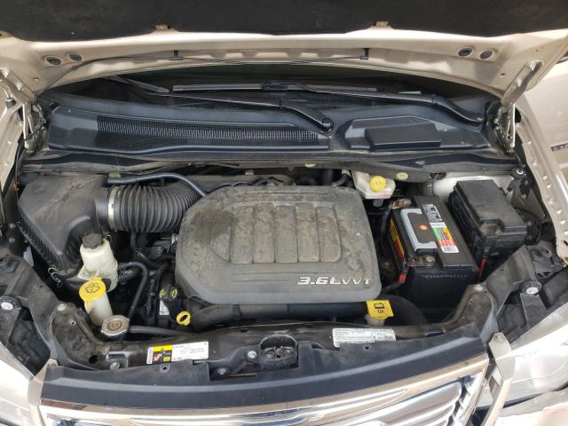 Photo 6 VIN: 2C4RC1CG2DR570963 - CHRYSLER TOWN &AMP COU 