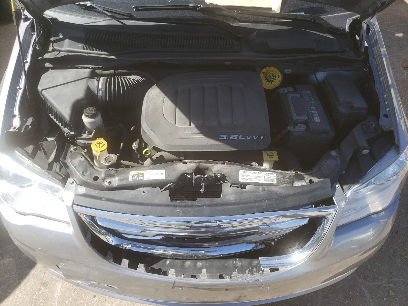 Photo 6 VIN: 2C4RC1CG2ER143672 - CHRYSLER TOWN &AMP COU 