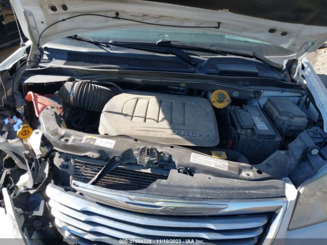 Photo 9 VIN: 2C4RC1CG2ER143767 - CHRYSLER TOWN & COUNTRY 