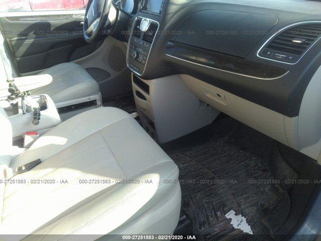 Photo 4 VIN: 2C4RC1CG2GR261577 - CHRYSLER TOWN & COUNTRY 