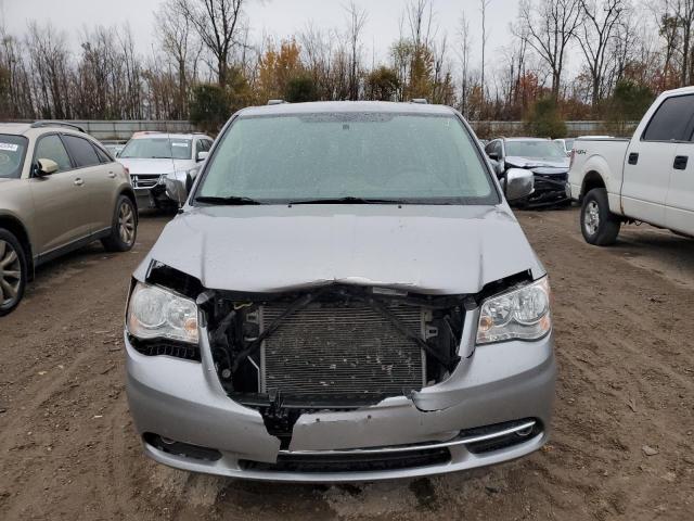 Photo 4 VIN: 2C4RC1CG2GR306372 - CHRYSLER TOWN & COU 