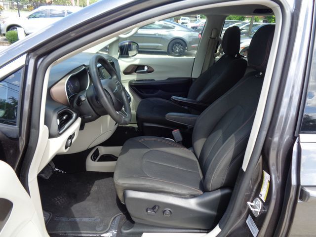 Photo 9 VIN: 2C4RC1CG2HR591527 - CHRYSLER PACIFICA 