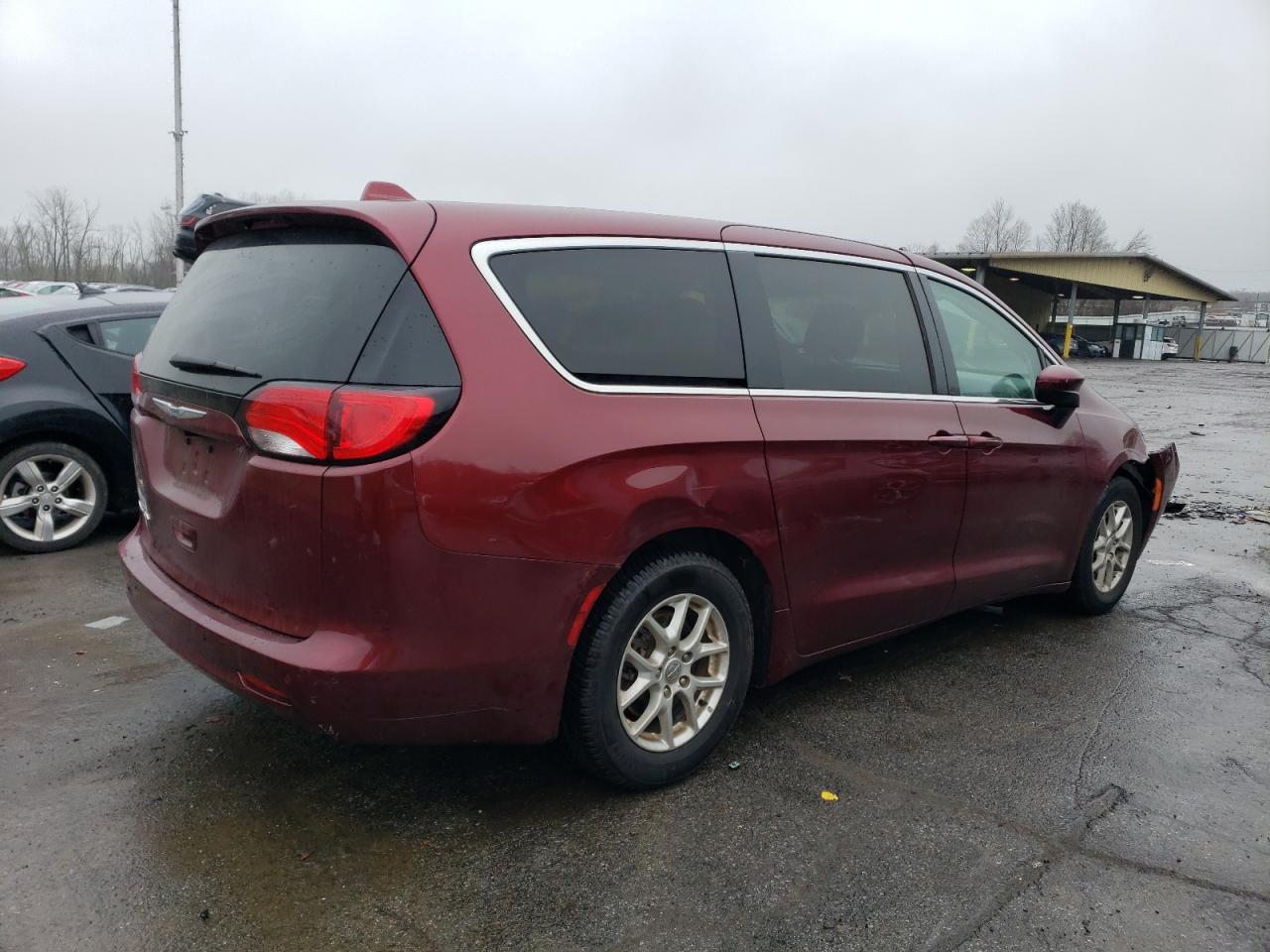 Photo 2 VIN: 2C4RC1CG2JR130494 - CHRYSLER PACIFICA 