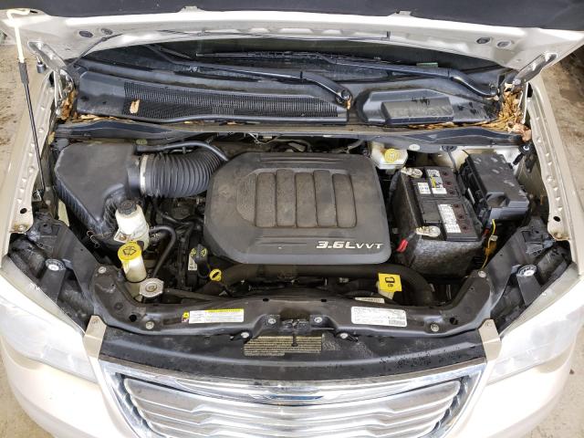 Photo 6 VIN: 2C4RC1CG3DR560328 - CHRYSLER TOWN &AMP COU 