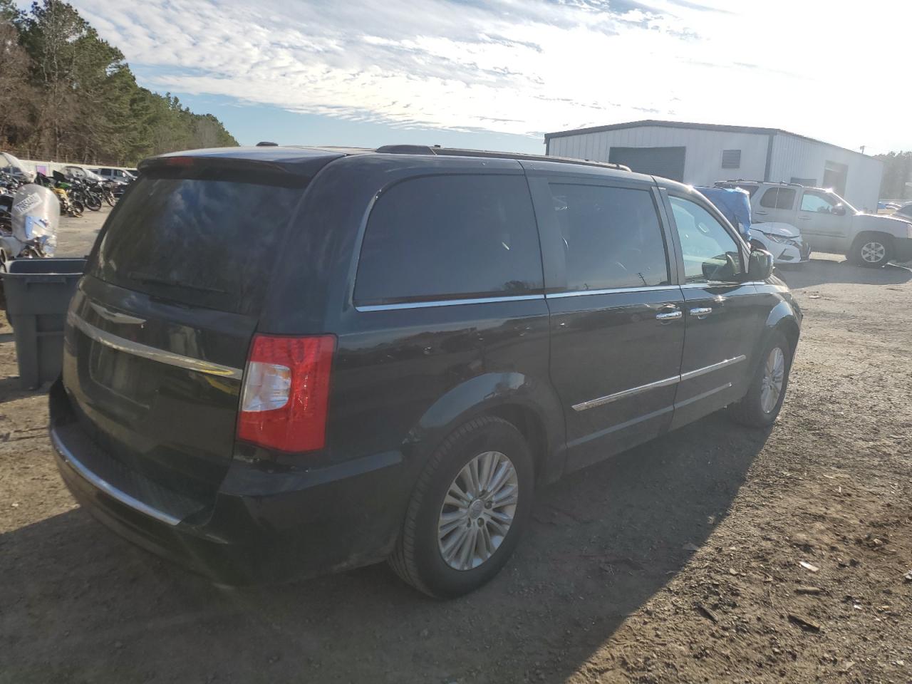 Photo 2 VIN: 2C4RC1CG3DR565450 - CHRYSLER TOWN & COUNTRY 