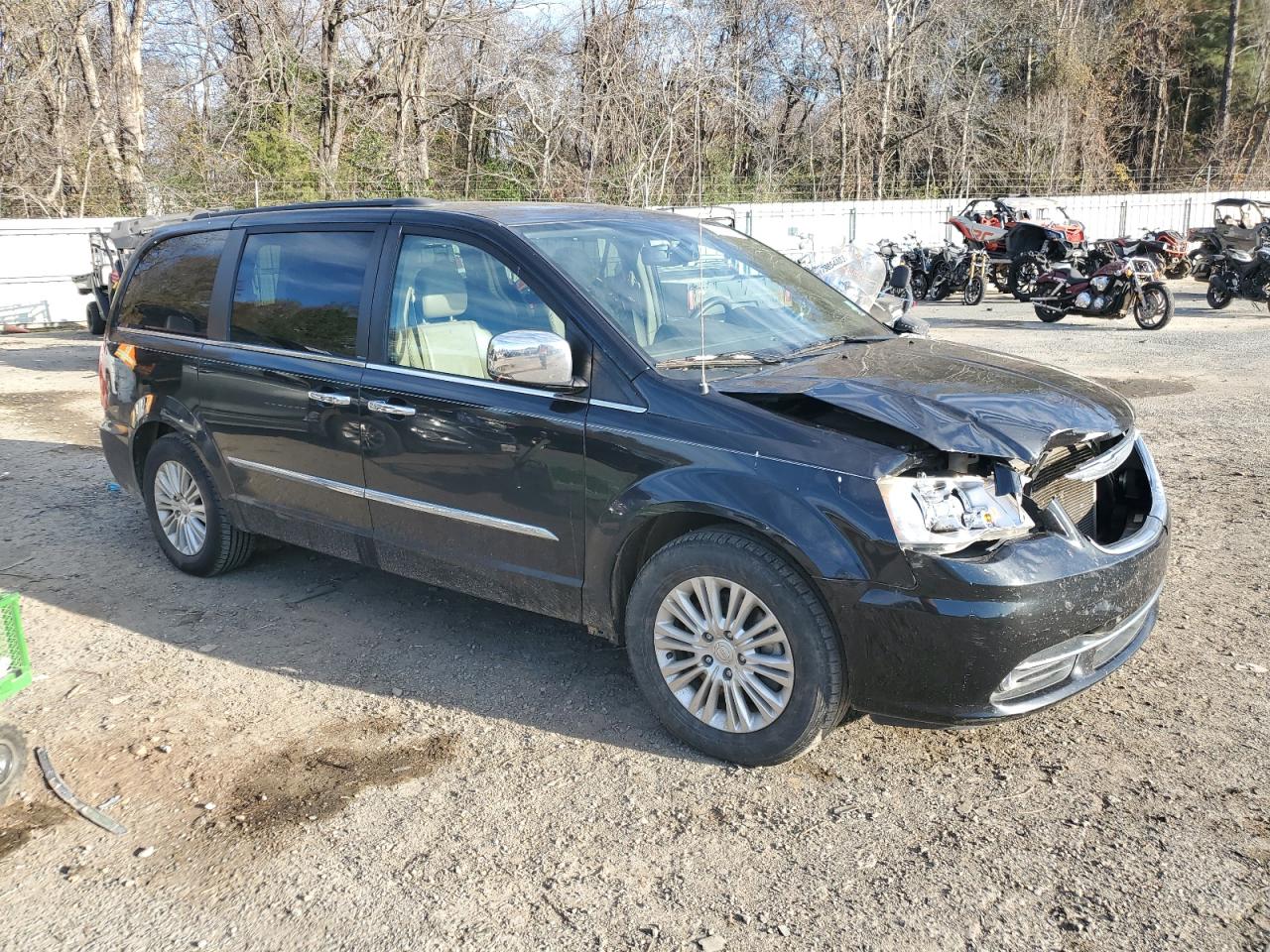 Photo 3 VIN: 2C4RC1CG3DR565450 - CHRYSLER TOWN & COUNTRY 