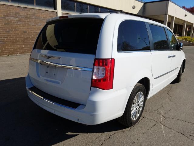 Photo 3 VIN: 2C4RC1CG3FR578606 - CHRYSLER TOWN & COU 