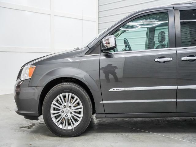 Photo 5 VIN: 2C4RC1CG3FR656933 - CHRYSLER TOWN & COUNTRY 