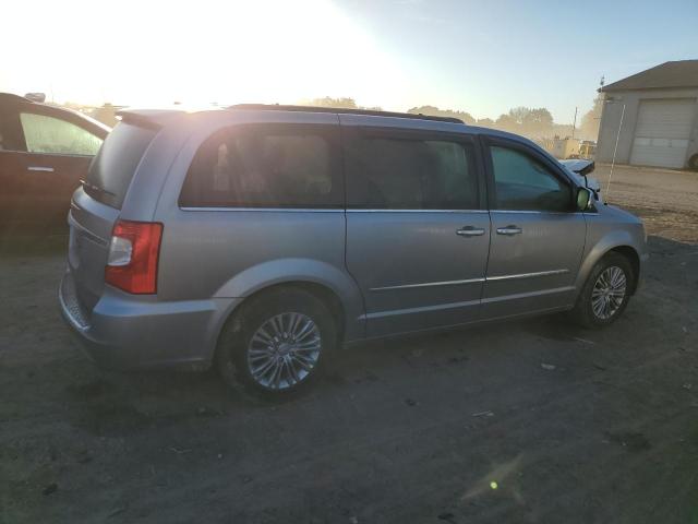 Photo 2 VIN: 2C4RC1CG3GR188459 - CHRYSLER TOWN & COU 