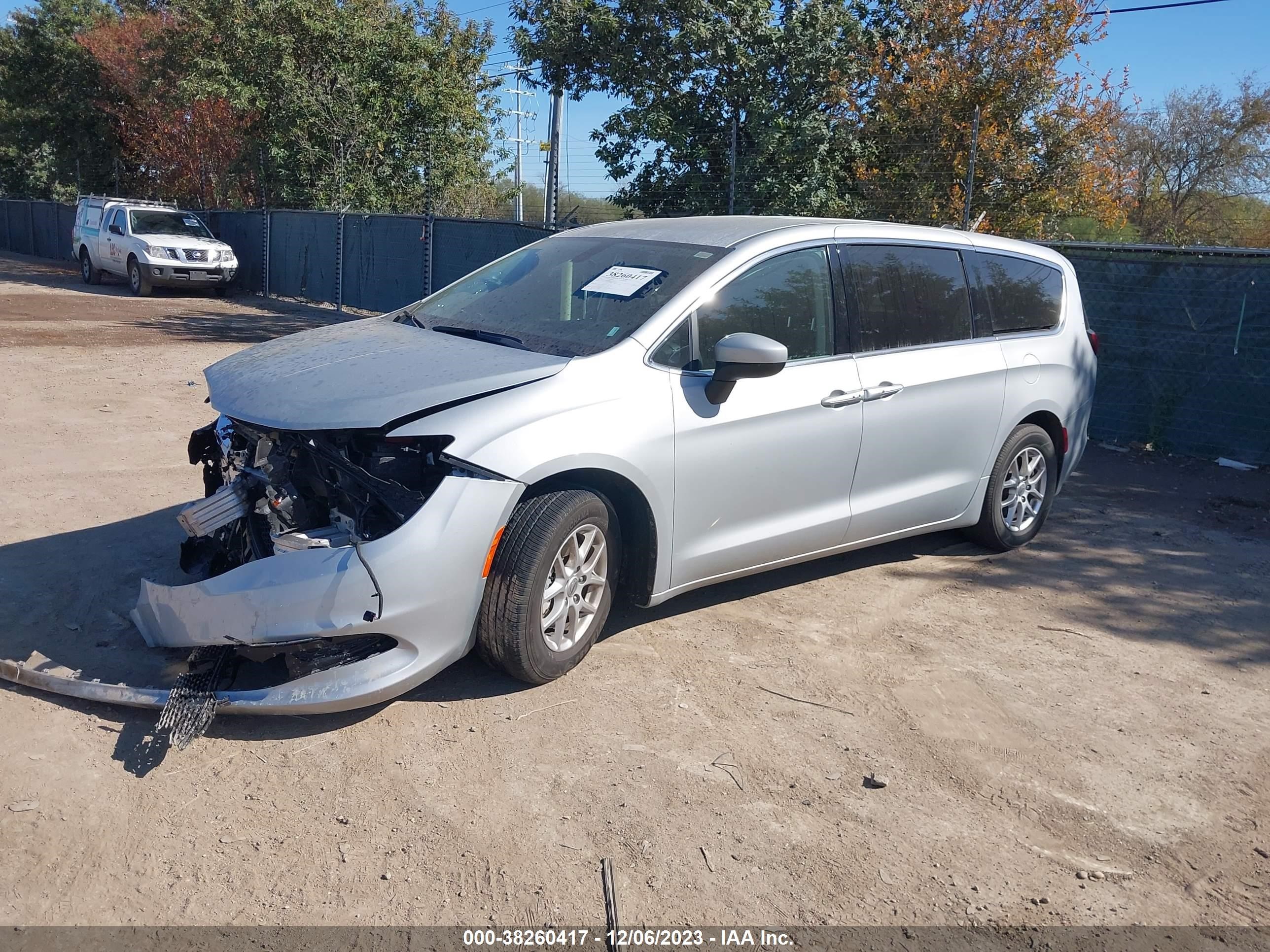 Photo 1 VIN: 2C4RC1CG3NR213275 - CHRYSLER VOYAGER 