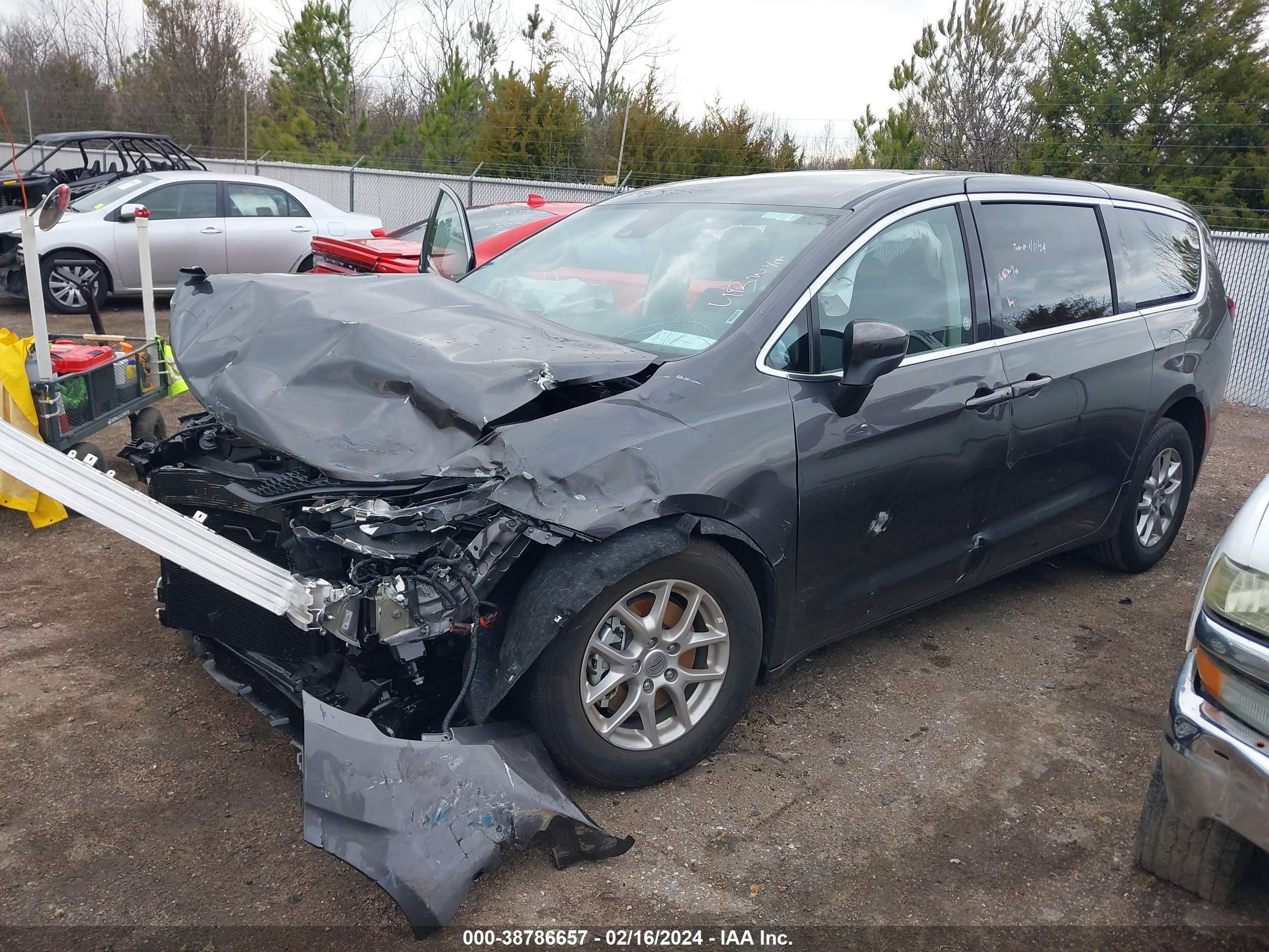 Photo 1 VIN: 2C4RC1CG3PR605613 - CHRYSLER VOYAGER 