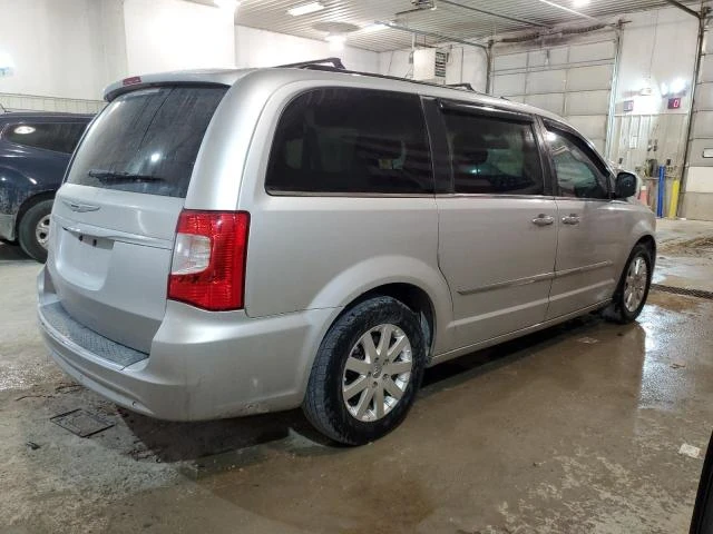 Photo 2 VIN: 2C4RC1CG4CR207787 - CHRYSLER TOWN & COU 