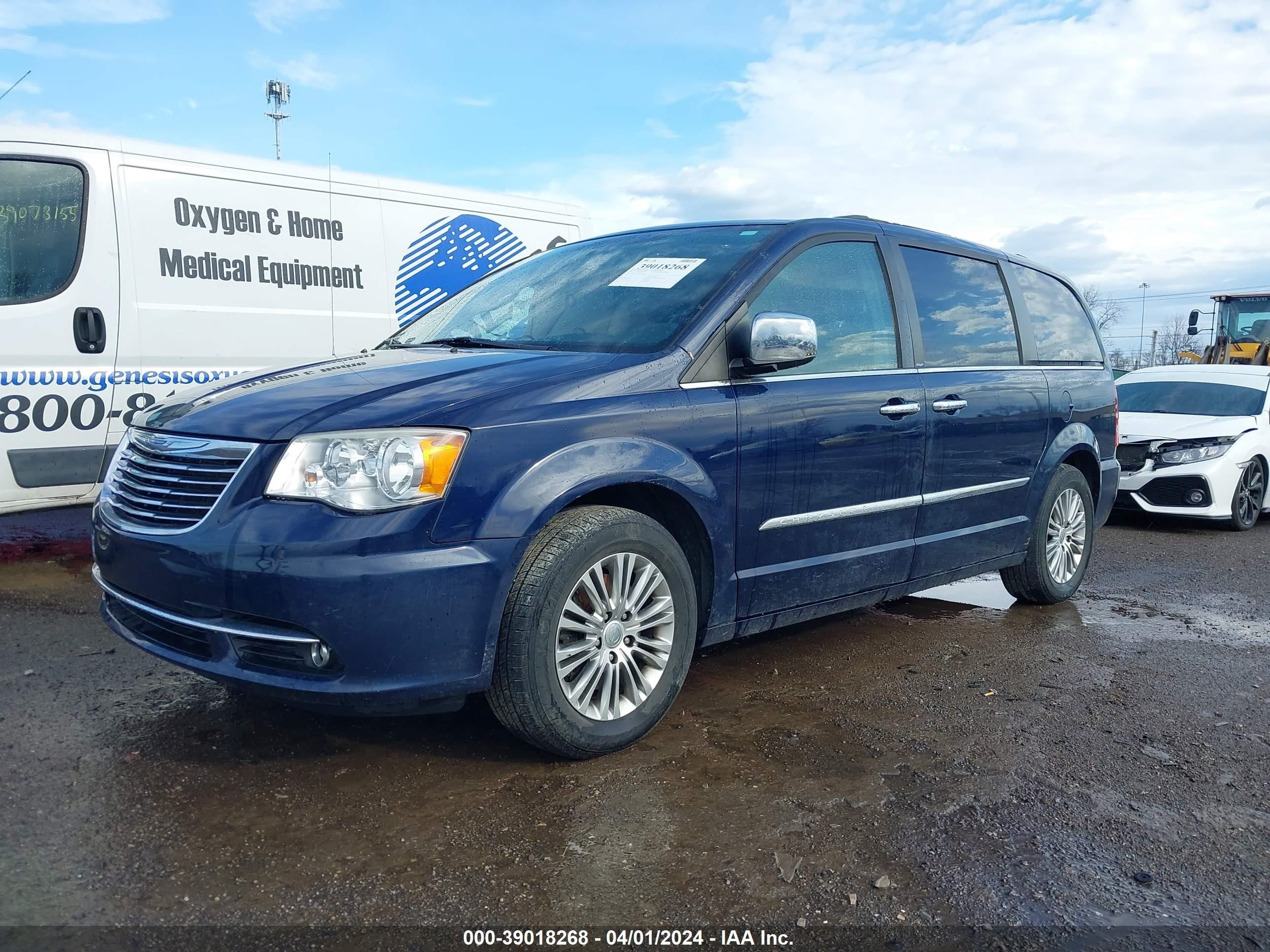 Photo 1 VIN: 2C4RC1CG4DR536233 - CHRYSLER TOWN & COUNTRY 