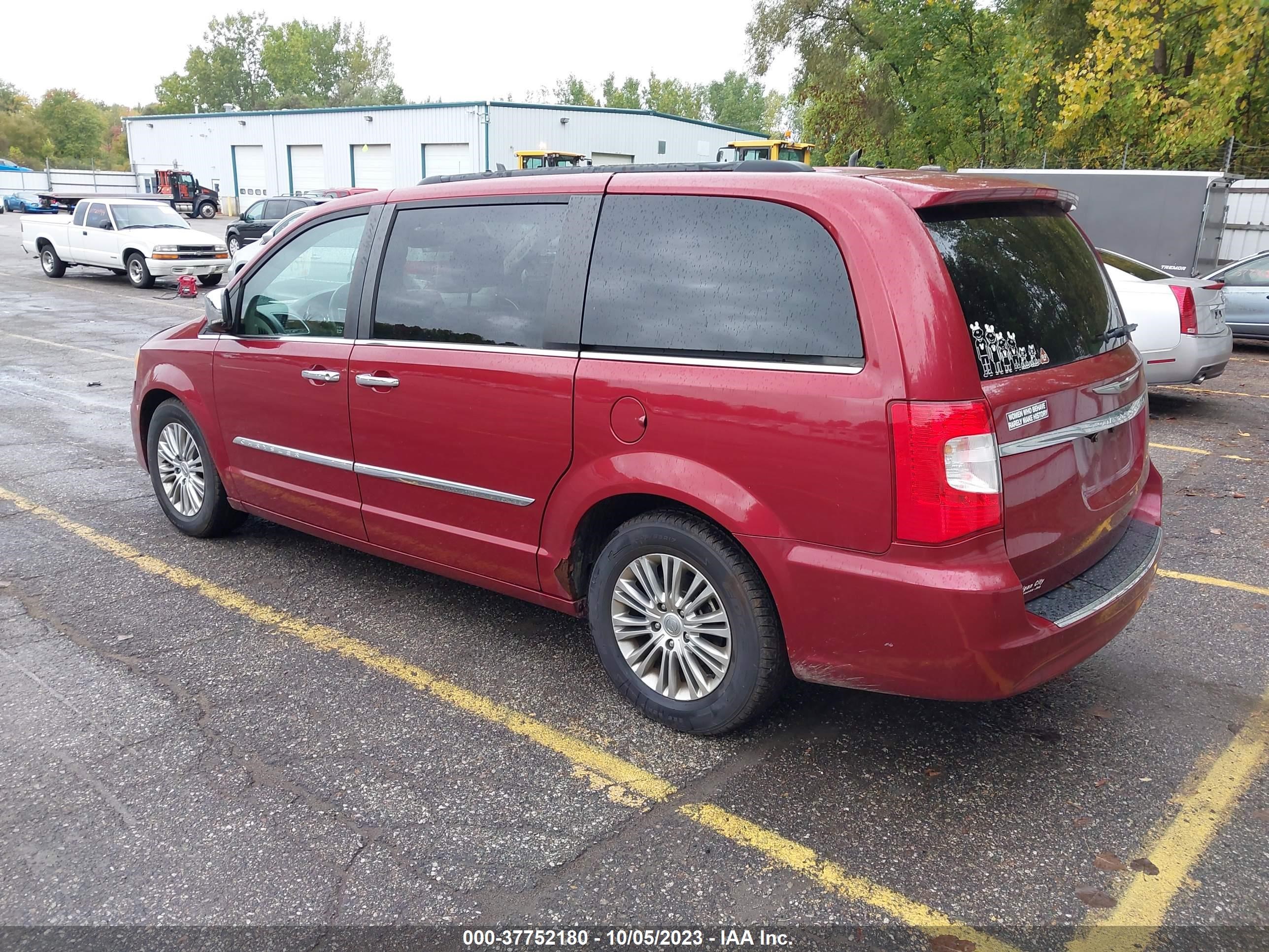 Photo 2 VIN: 2C4RC1CG4DR557857 - CHRYSLER TOWN & COUNTRY 