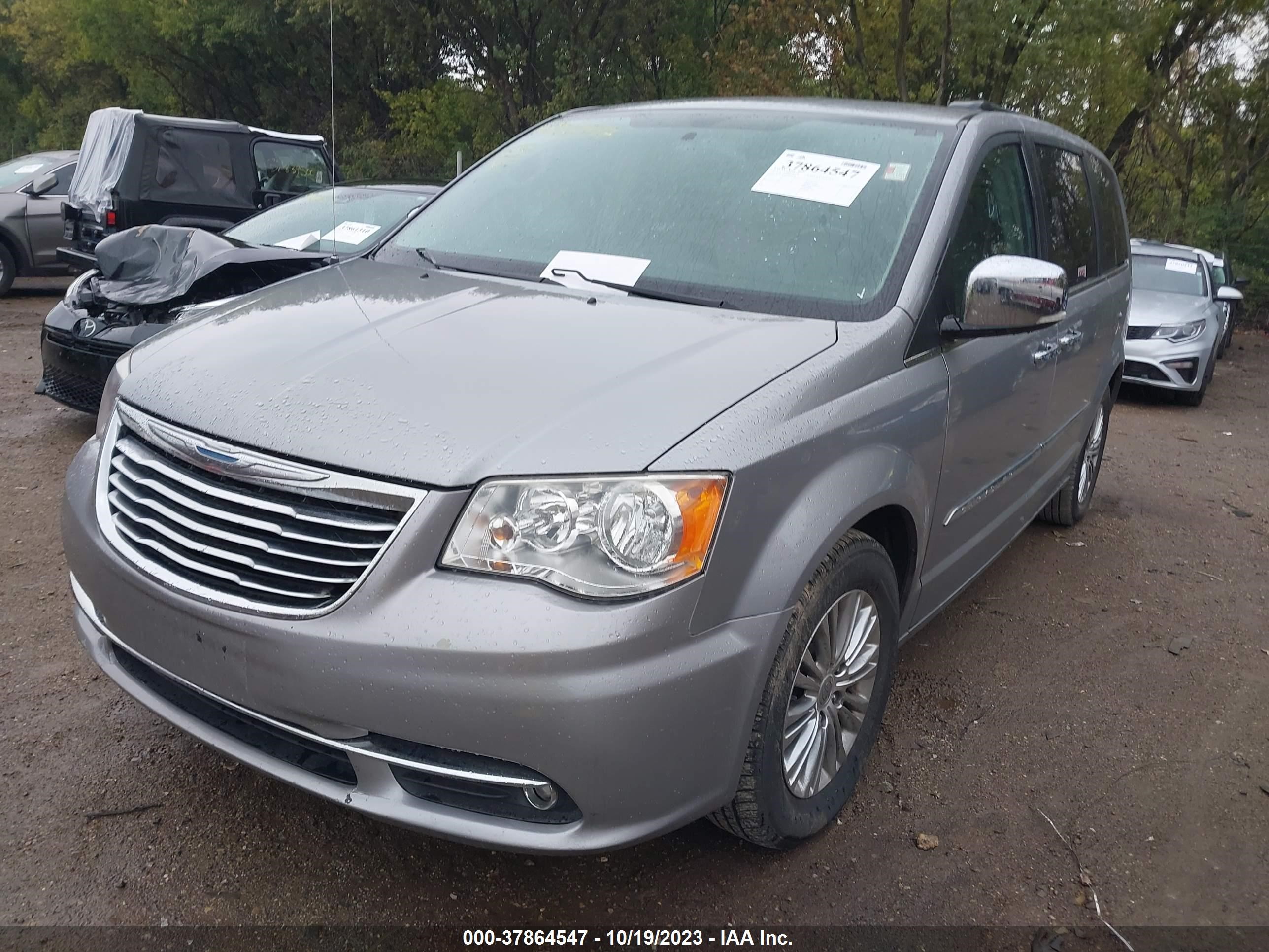 Photo 1 VIN: 2C4RC1CG4DR610301 - CHRYSLER TOWN & COUNTRY 