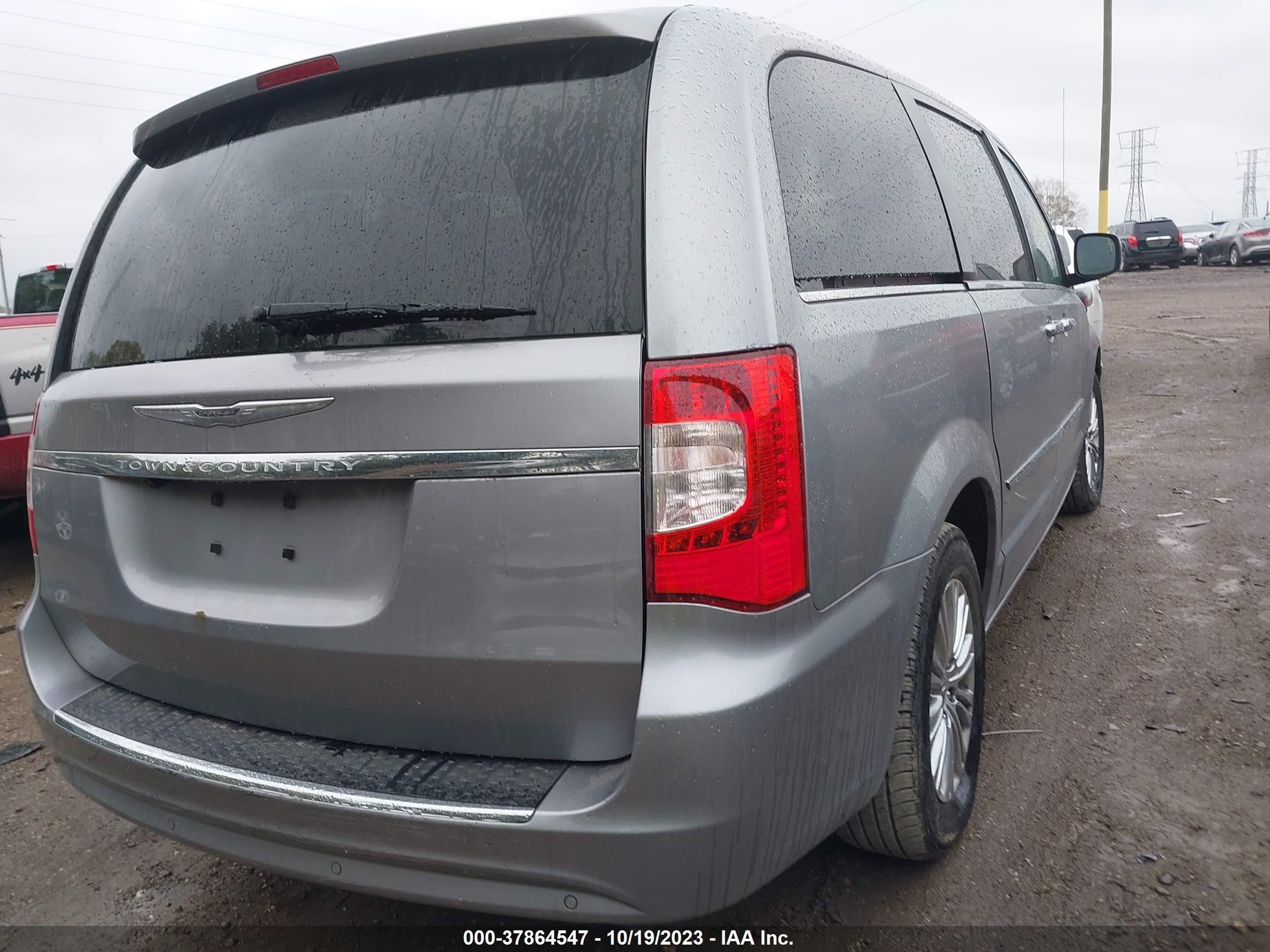 Photo 3 VIN: 2C4RC1CG4DR610301 - CHRYSLER TOWN & COUNTRY 