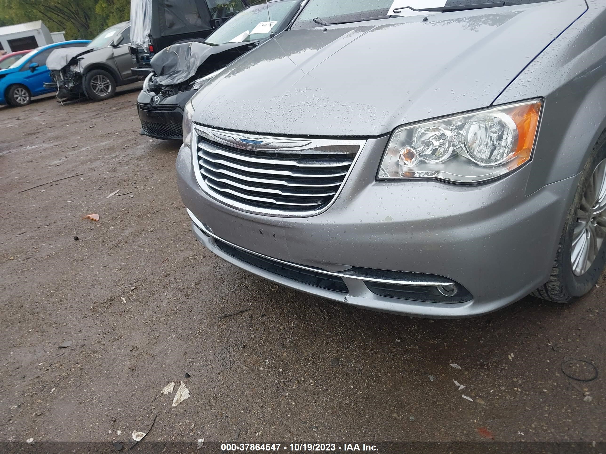 Photo 5 VIN: 2C4RC1CG4DR610301 - CHRYSLER TOWN & COUNTRY 