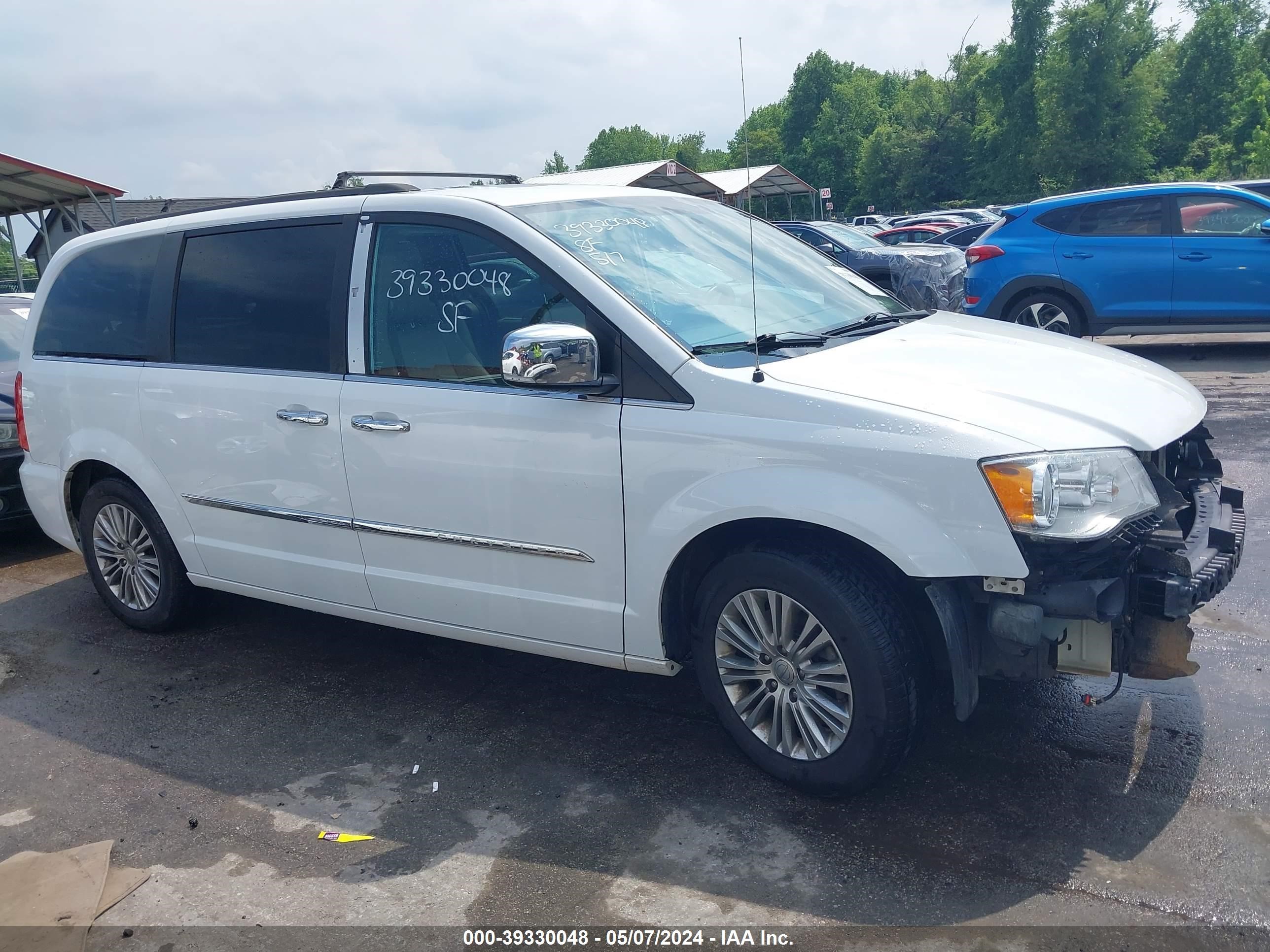 Photo 13 VIN: 2C4RC1CG4FR573110 - CHRYSLER TOWN & COUNTRY 