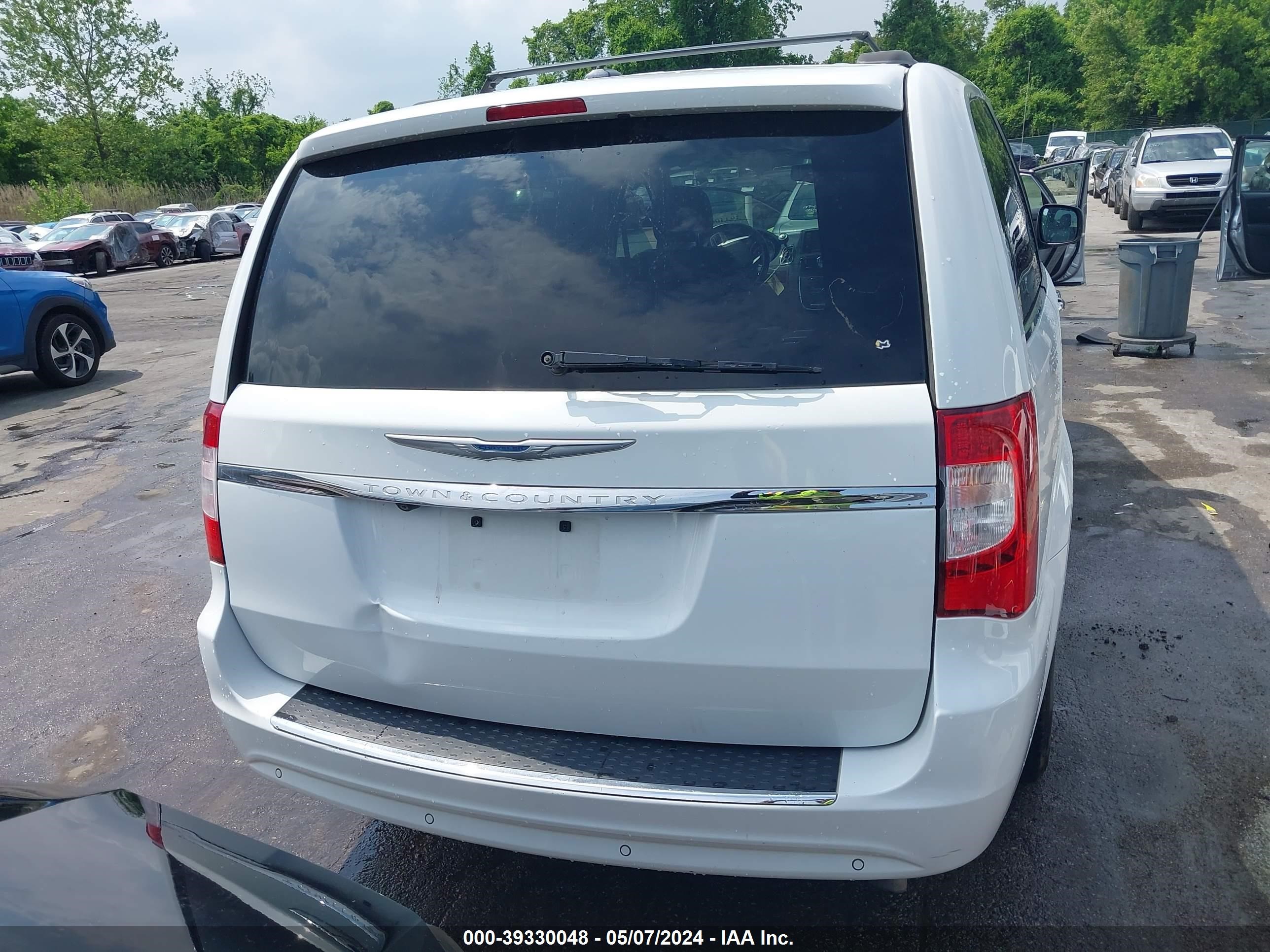 Photo 16 VIN: 2C4RC1CG4FR573110 - CHRYSLER TOWN & COUNTRY 