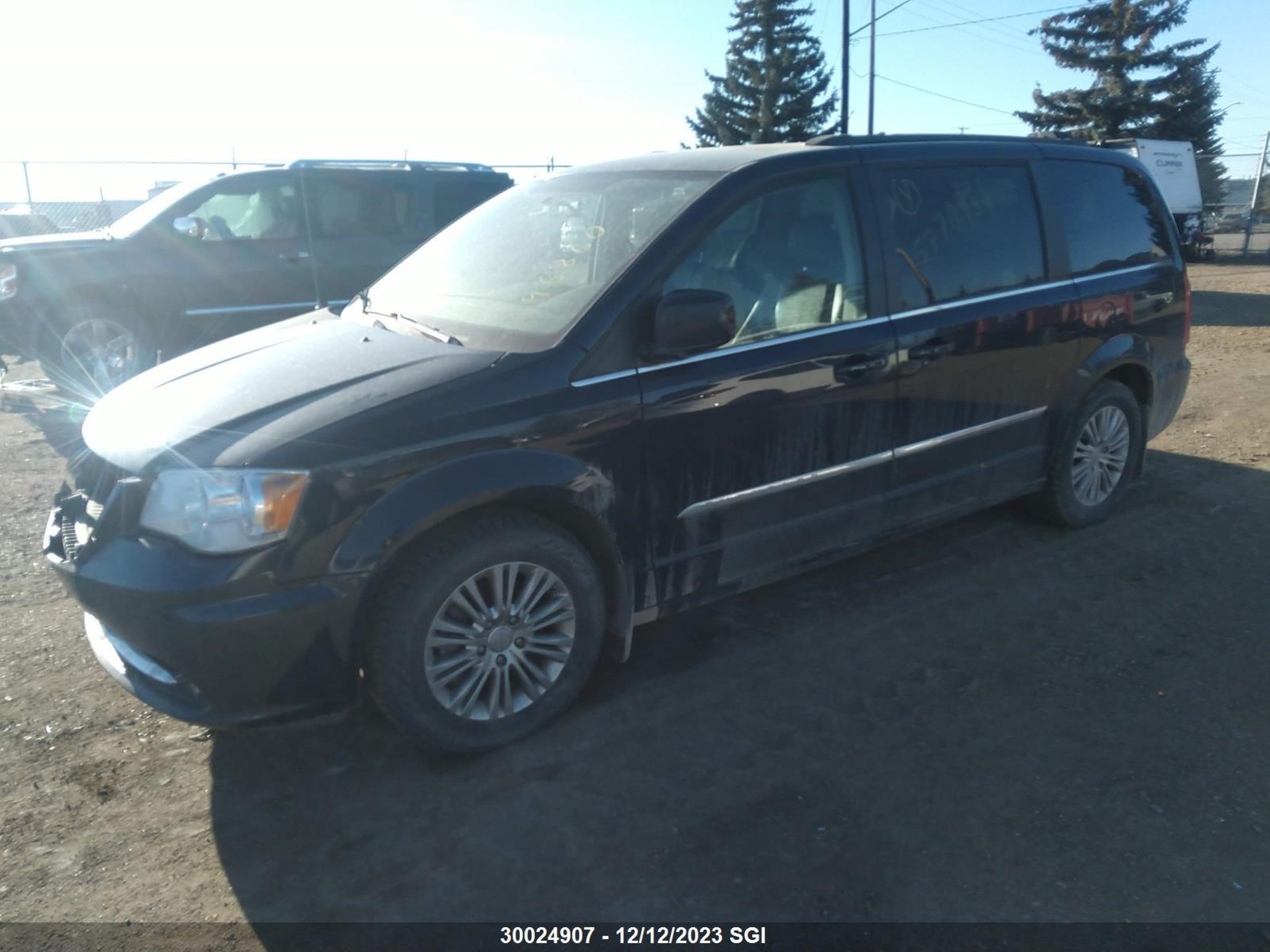 Photo 1 VIN: 2C4RC1CG4FR696860 - CHRYSLER TOWN & COUNTRY 