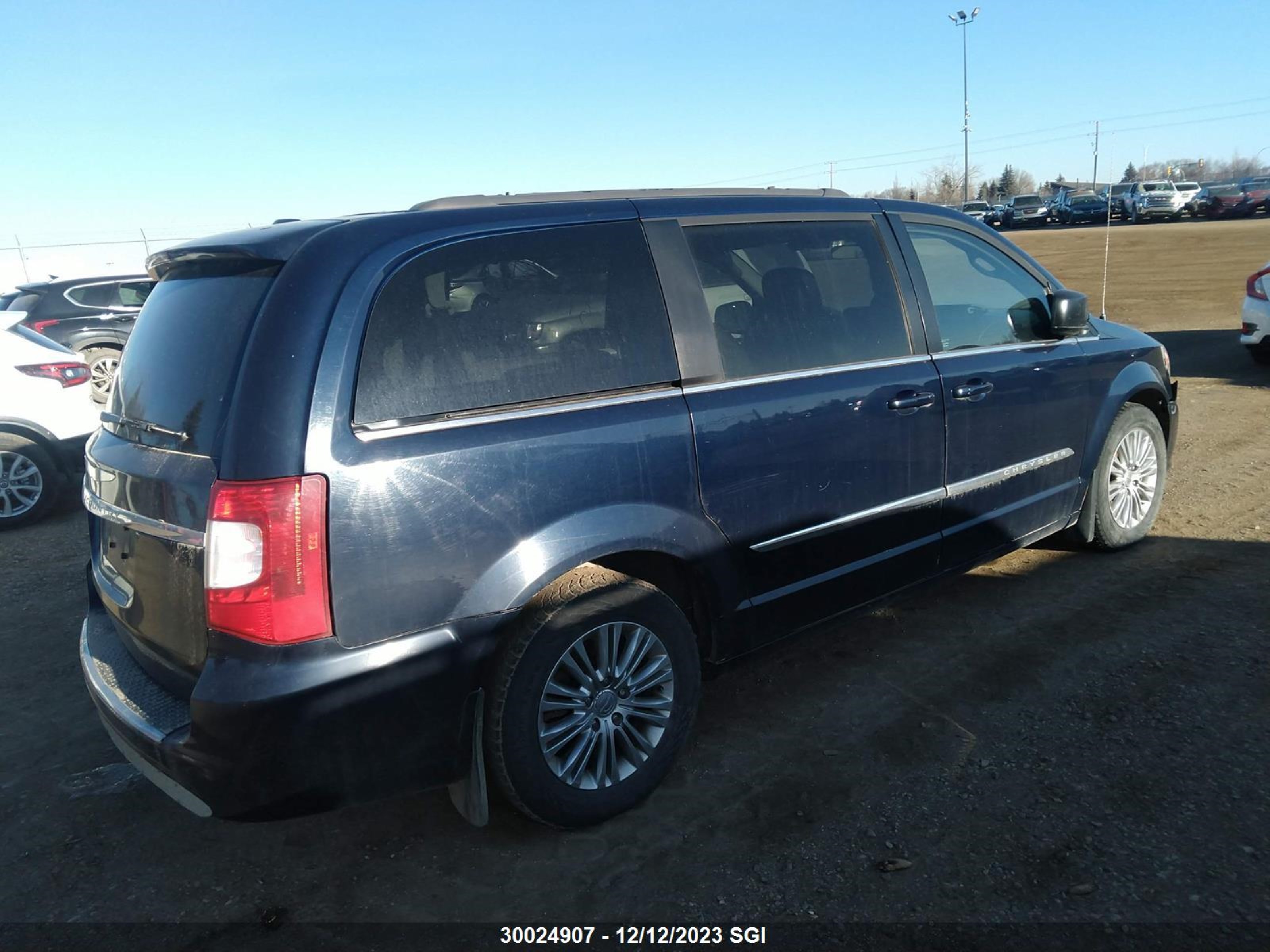 Photo 3 VIN: 2C4RC1CG4FR696860 - CHRYSLER TOWN & COUNTRY 