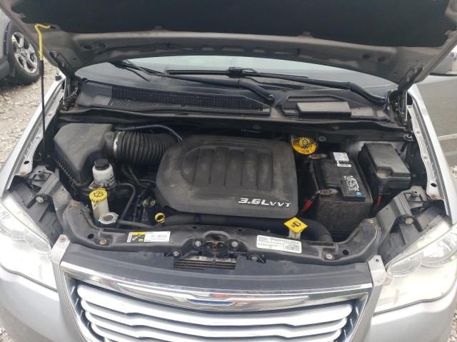 Photo 11 VIN: 2C4RC1CG4GR221887 - CHRYSLER TOWN & COU 