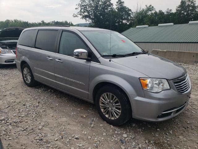 Photo 3 VIN: 2C4RC1CG4GR221887 - CHRYSLER TOWN & COU 