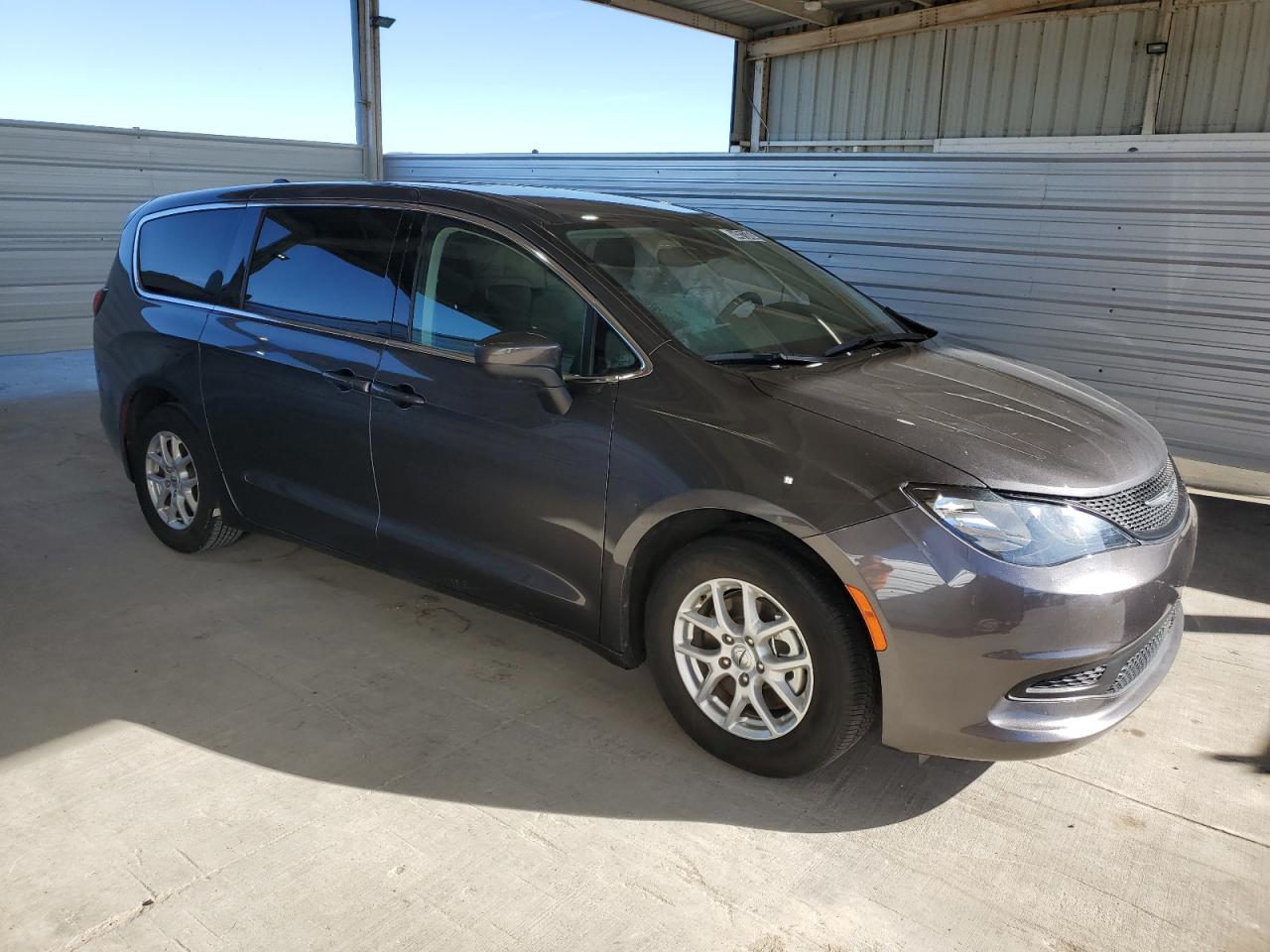 Photo 3 VIN: 2C4RC1CG4PR520196 - CHRYSLER VOYAGER 