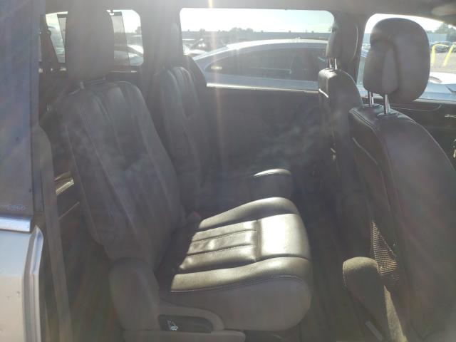 Photo 5 VIN: 2C4RC1CG5CR134638 - CHRYSLER TOWN & COU 