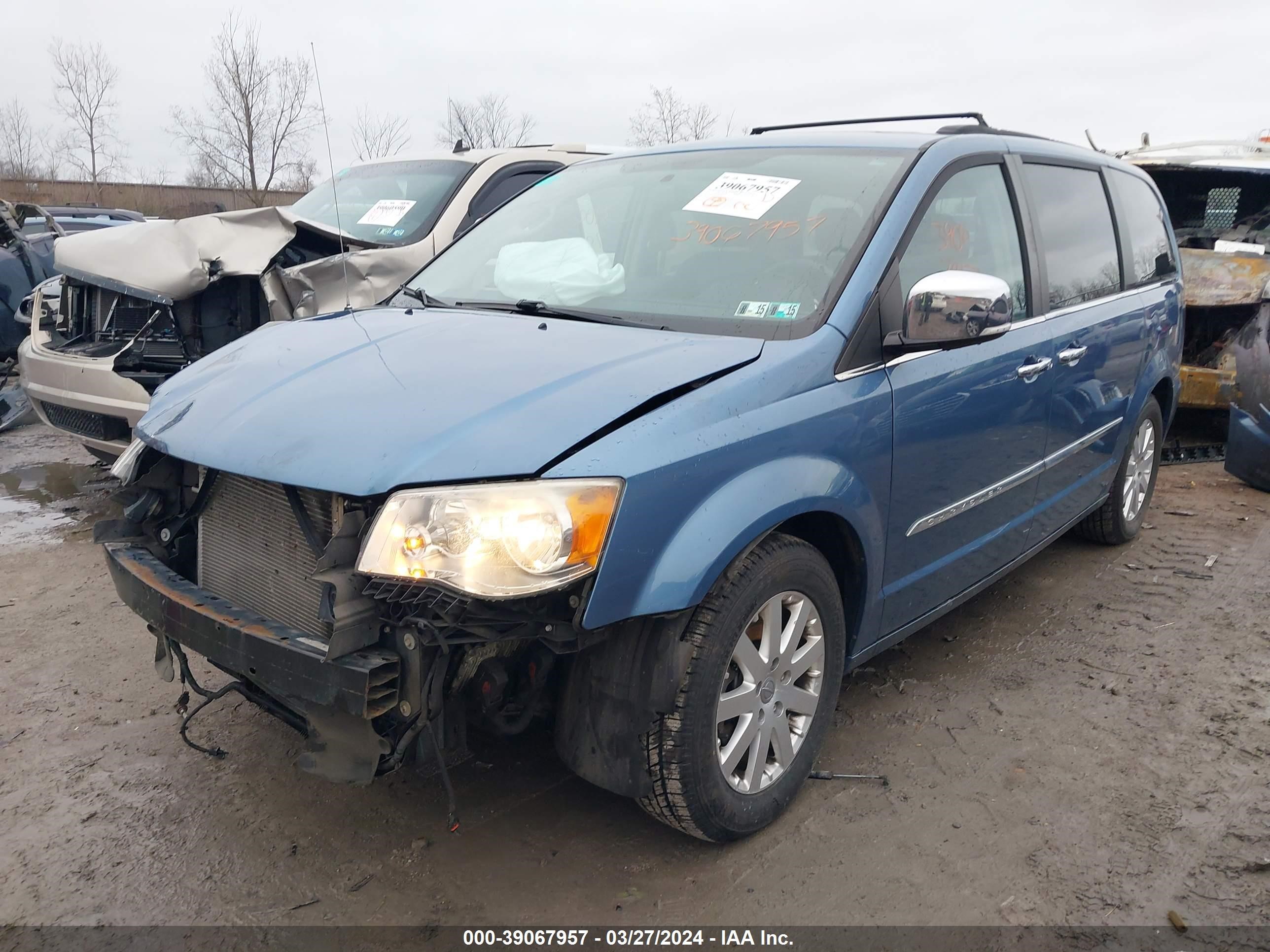 Photo 1 VIN: 2C4RC1CG5CR135319 - CHRYSLER TOWN & COUNTRY 