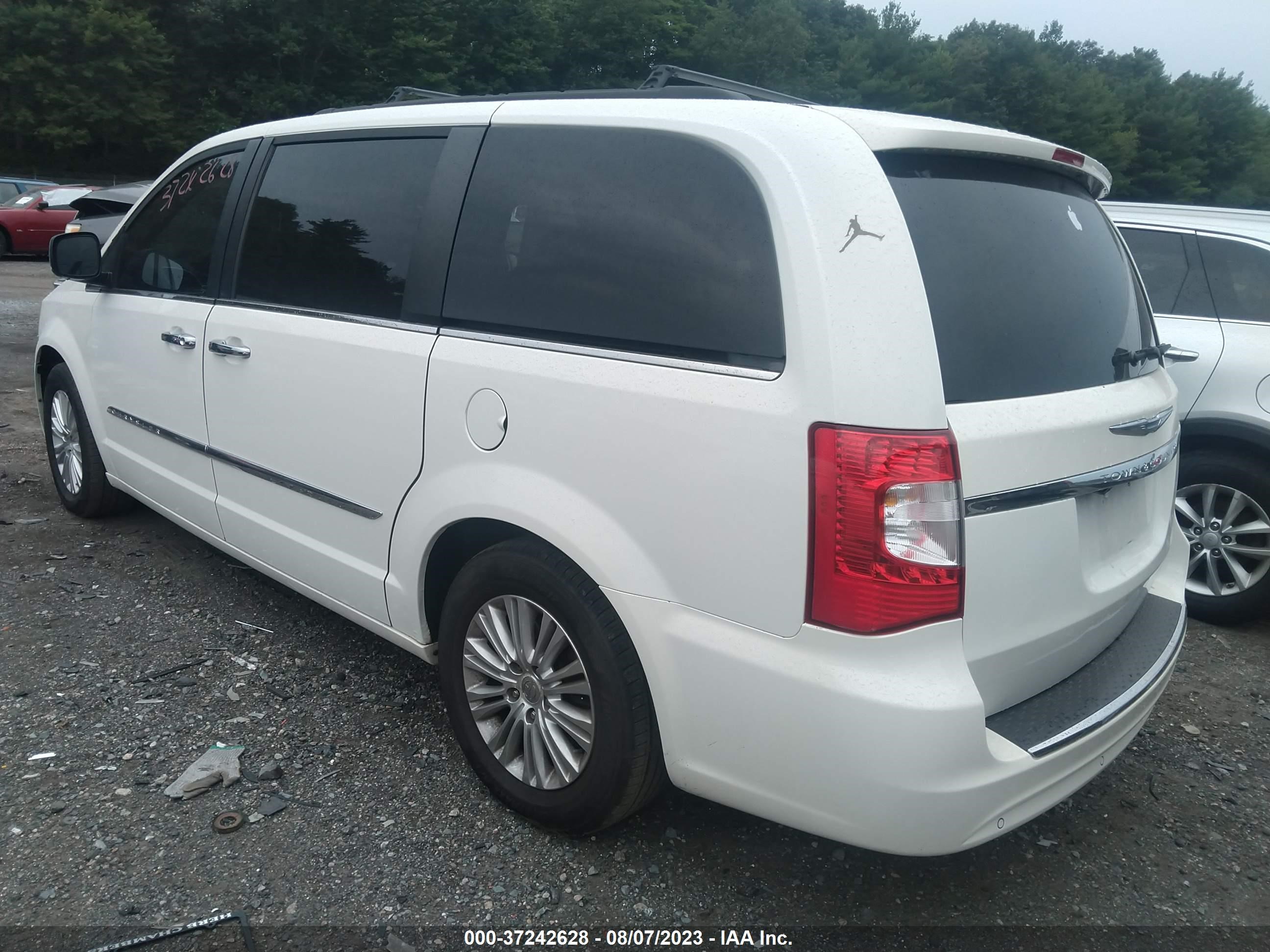 Photo 2 VIN: 2C4RC1CG5CR163153 - CHRYSLER TOWN & COUNTRY 